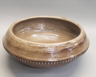 602 Lot 531 Signed vintage studio pottery center bowl