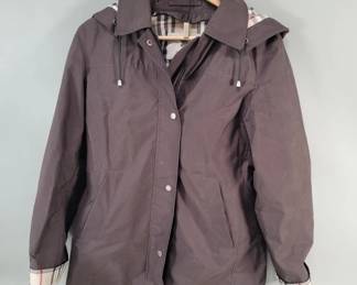 248 Lot 306 Burberry women s hooded rain jacket