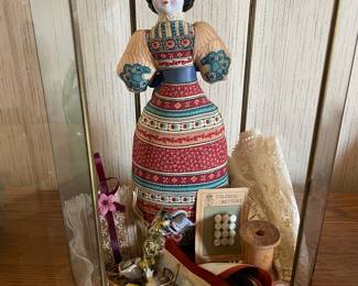 Vintage Avon American Heirloom Pincushion Doll in Glass Display Case