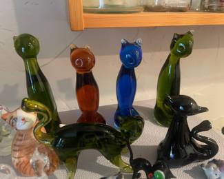 Vintage Art Glass Cat Figurines