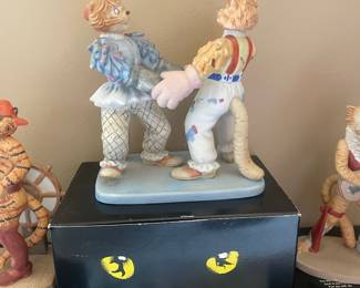 Vintage 1984 Cats Musical Porcelain Figurine by Roman Inc.
