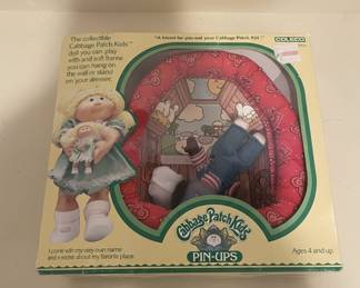 Vintage 1983 Coleco Cabbage Patch Kids Pin-Ups