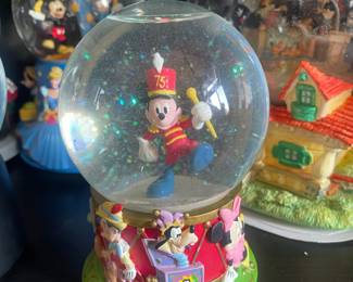 Disney Store Mickey Mouse 75th Anniversary Marching Band Snow Globe