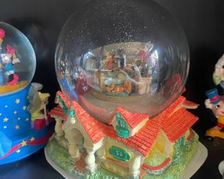 Disney Mickey and Friends Snow Globe