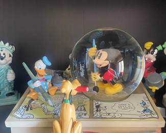 Vintage Disney Mickey and Friends 'Comic Strip Artists' Musical Water Globe