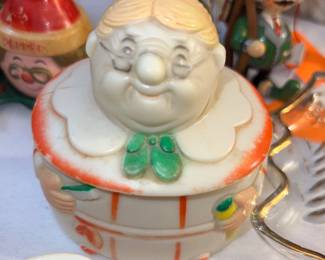 vintage Grandma "Chopper Hopper" denture holder from the 1970s