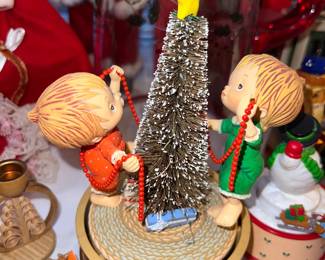1980 Vintage Hallmark Betsey Clark "O Christmas Tree" Revolving Music Box