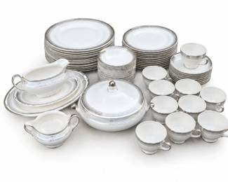 92 VintageEggshellNautilusFineChinaDinnerwareSet