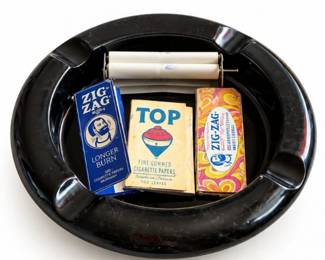 136 VintageZigZagRollingPapersAshtrayLot