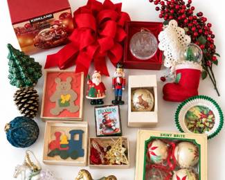 55 LargeMixedVintageChristmasOrnamentDcorLot