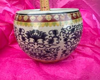 Chinese Chinoiserie Ceramic Bowl Vase