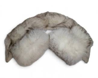 Pair Of Vintage White Fur Cuffs Collar