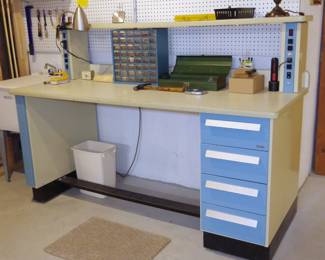 Sturdilite workstation