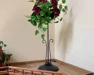 Wrought Iron Floral Pedestal Stand