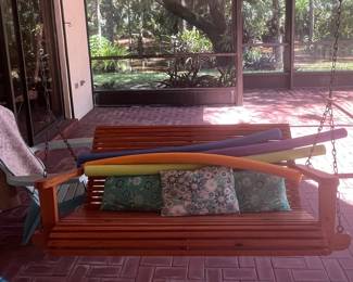 Traditional Slat-Back Porch Swing