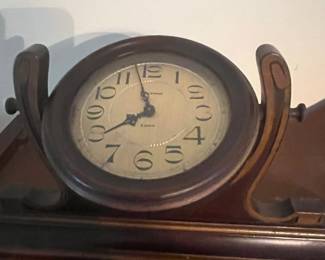 Waltham 8-Day Swivel Mantel Clock