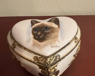 Vintage Derick Bown Siamese Cat Heart-Shaped Trinket Box