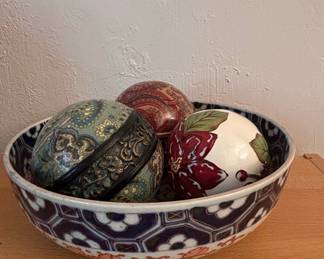 Decorative Ceramic Bowl with Decorative Spheres