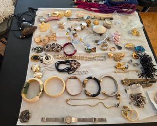 Manalapan Estate Sale~ Clothing, Shoes, Bags, Jewelry, Furniture, Collectibles and MORE, photo 2 of 40
