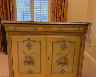This item is up for pre-sale $450 contact Eva 704-605-638 