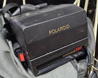 Polaroid Autofocus 660 w/ Soft Case - Estate Sales Warehouse (GR)
