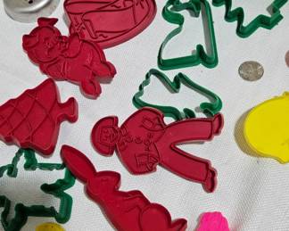 Lot of Misc. Cookie Cutters - Estate Sales Warehouse (GR)