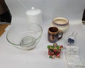 Small Collection of Vintage Glass and Ceramic Home Decor