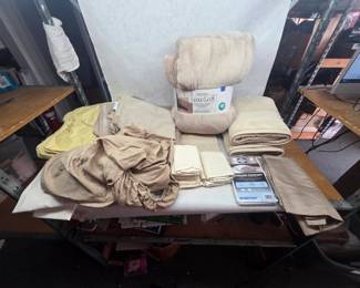 Small Collection of Various Linens
