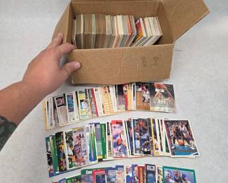 Small Collection of Various Vintage Basketball, Baseball, and Football Cards
