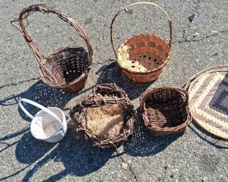 Collection of 5 Vintage Wicker Baskets