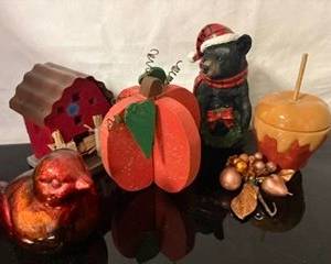 Assorted Holiday/Glass Household Knick-Knack Decor
