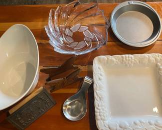 Holiday serving dishes