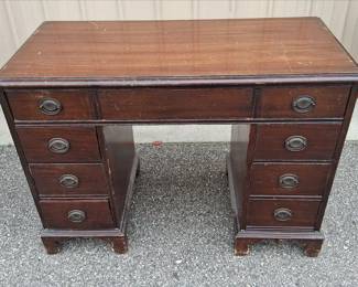 Vintage Mahogany Kneehole Pedestal Desk w/ 9 Drawers