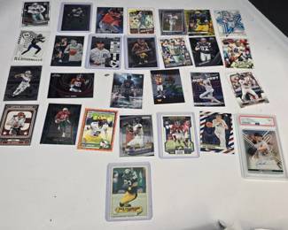 28 Sports Cards - Signed Graded 9 Tigers Rookie + More RCs