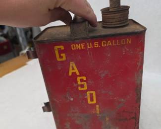 Vintage Red 1-Gallon Metal Gasoline Can