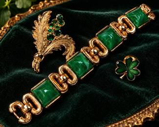 Vintage Emerald Green Marbled Bracelet, Rhinestone Botanical Brooch & Enamel Shamrock Pin - Potterville