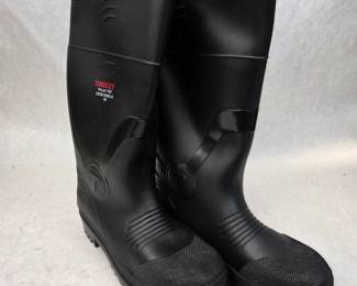 New in Box Pair of Women's Size 7 Tingley Pilot G2 Muck Boots