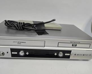 JVC VCR / DVD Combo Player with Remote