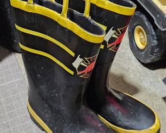 Kids Fire Dept. Rubber Boots Size 1 - Estate Sales Warehouse (GR)