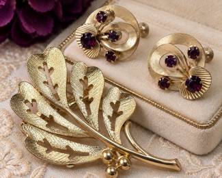 Vintage Plum Purple Rhinestone Screwback Earrings & Gold-Tone Oak Leaf Brooch 3 Pieces