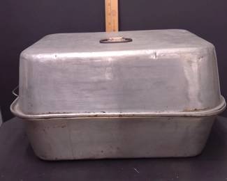 Vintage Wear-Ever Aluminum Covered Roasting Pan With High-Domed Vented Lid And Interior Trivet #326
