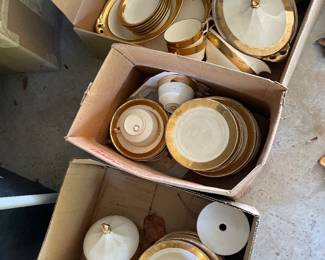 Canonsburg china with 18k gold trim: assorted pieces