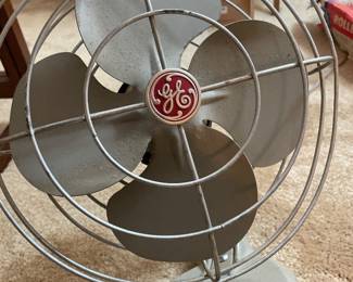 Vintage 1950’s General Electric oscillating desk fan in working condition