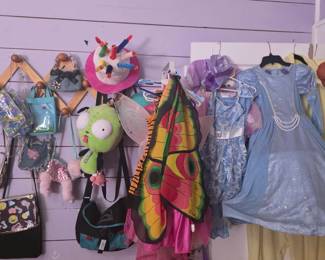 Girls dress up