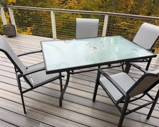 Patio Table & (4) Chairs
