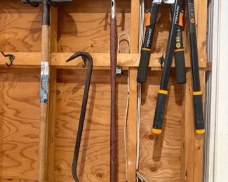 Gardening & More Lot Feat Fiskar Lopper & Hedge Shears