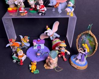 237 disneychristmasornamentsassortmentha