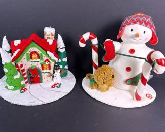 013 christmasfeltgingerbreadhouseandsno