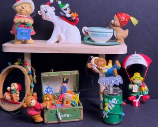 043 assortedchristmasornamentfigurinelot