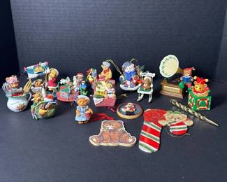 270 christmasbearandanimalthemedornamen